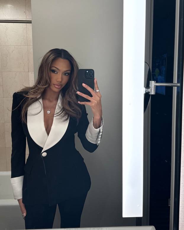 FOTO Košarkašica se skinula za Playboy, a karijera joj tone...