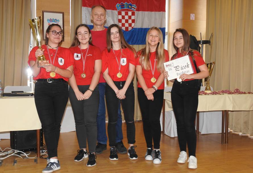 Ima ko jači? Đurđevčanke opet  najbolje na šahovskom turniru