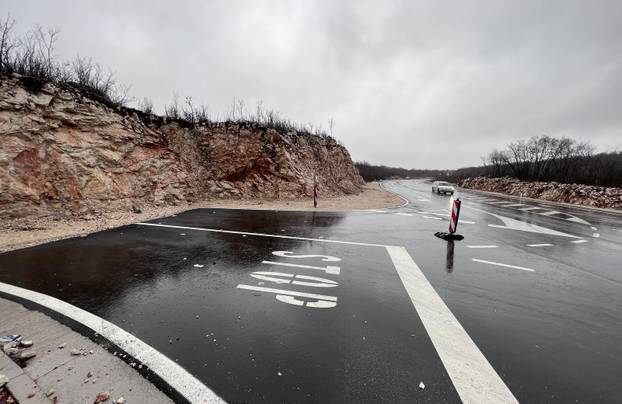 Put za nigdje kod Zagvozda