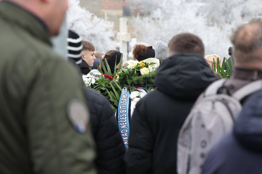 Nuštar: Posljednji ispraćaj  Mladena Bartolovića