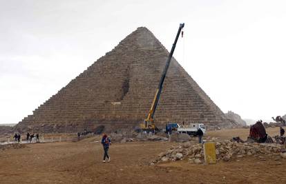 VIDEO Egipat naredio reviziju obnove piramide, snimka ljuti mnoge: Uništavaju naše blago!