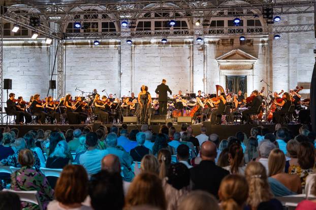 Dubrovnik: Opera galom ispred Katedrale zatvorene su 77. Dubrovačke ljetne igre