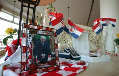 Umjesto slika igrača, u kampu Markovićev 'oltar’