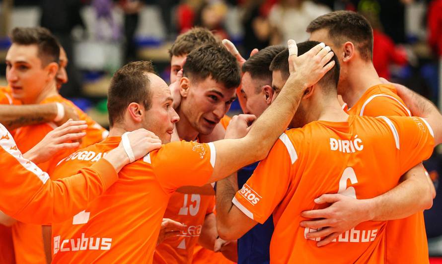 Sisak: Finale kupa za odbojkaše, MOK Mursa Osijek - HAOK Mladost
