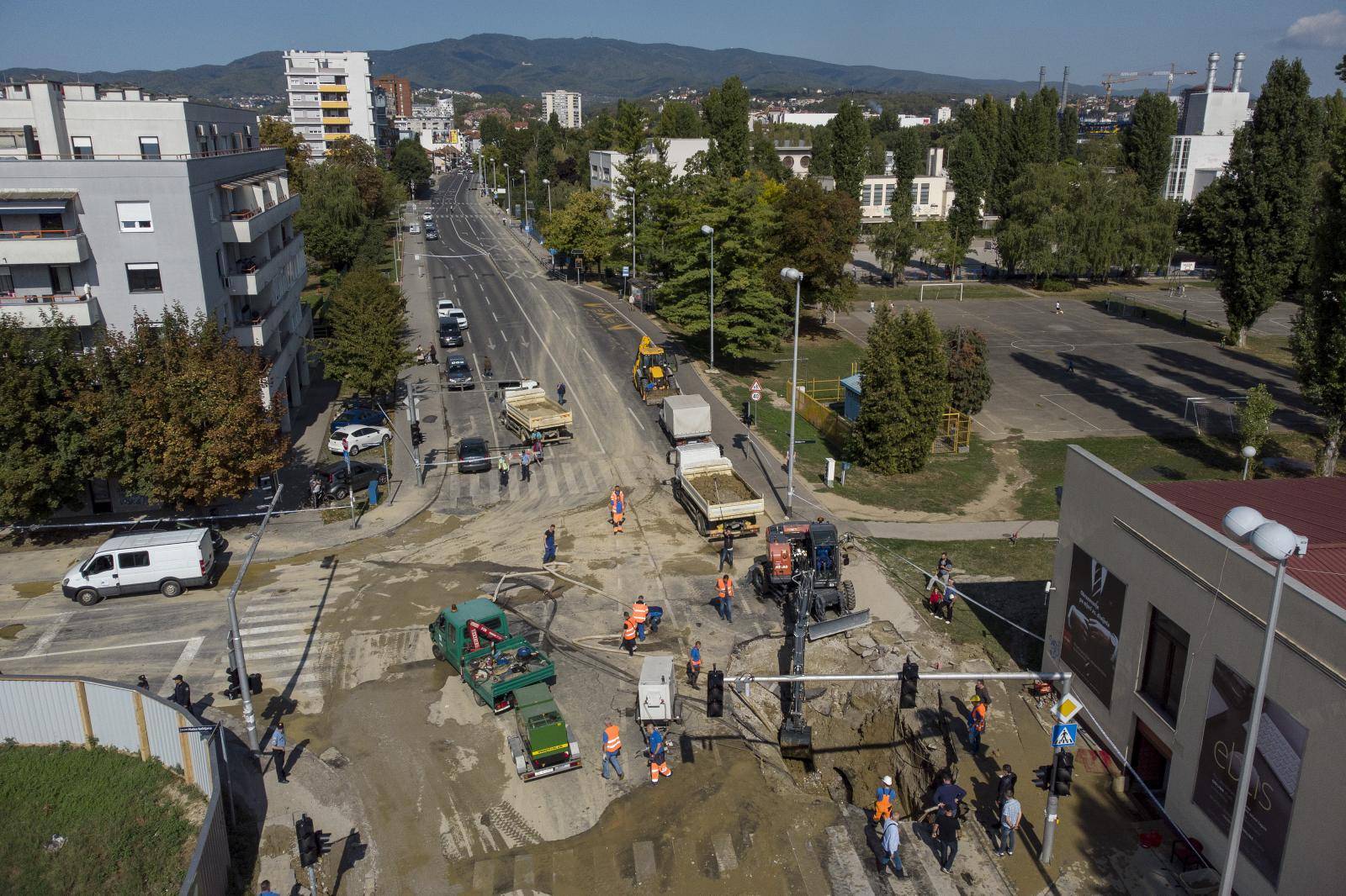 Pogled iz zraka na raskrižje Selske i Baštijanove gdje je puknula vodovodna cijev