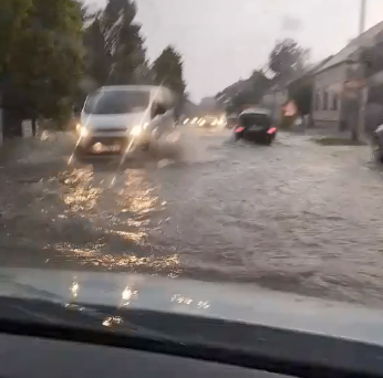 VIDEO Kaotični prizori poplava u Vukovaru: 'Grad je pod vodom'