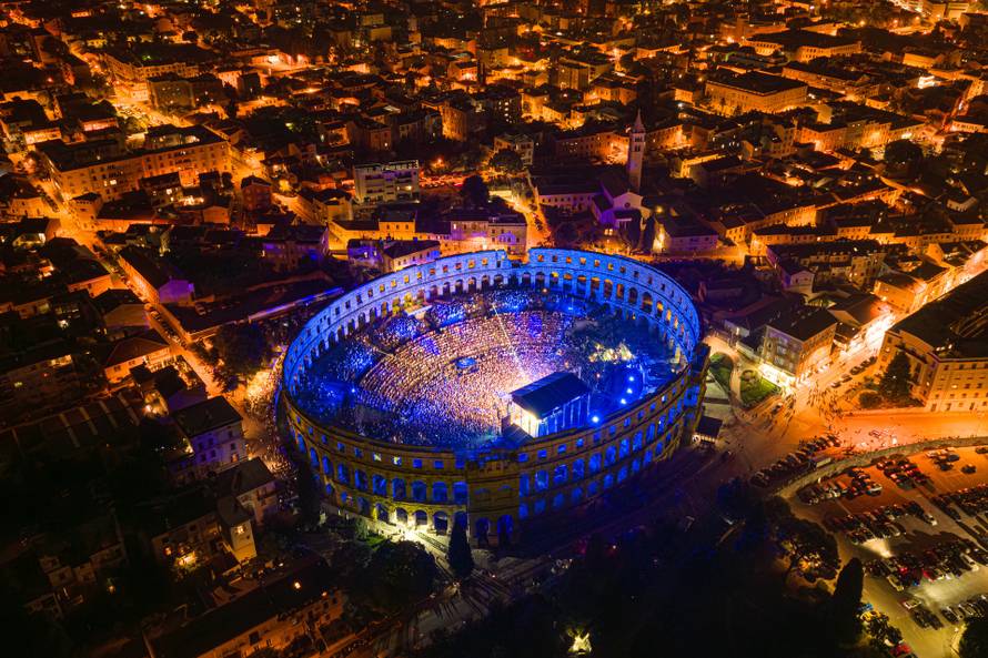 Plavi orkestar oduševio pulsku Arenu: 'Ovo je poseban koncert'