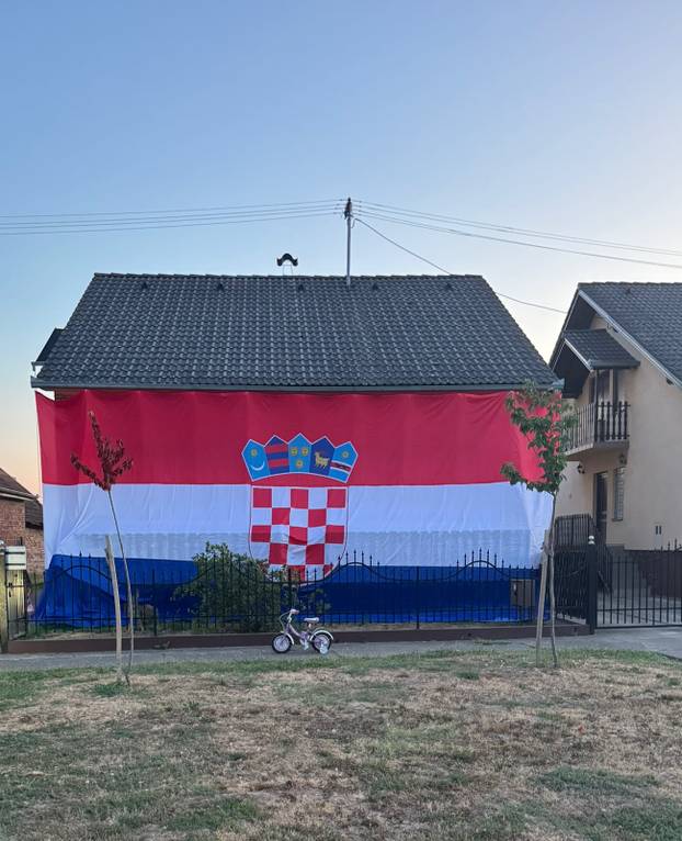 FOTO Zavijorile se zastave, Hrvatska slavi Dan pobjede