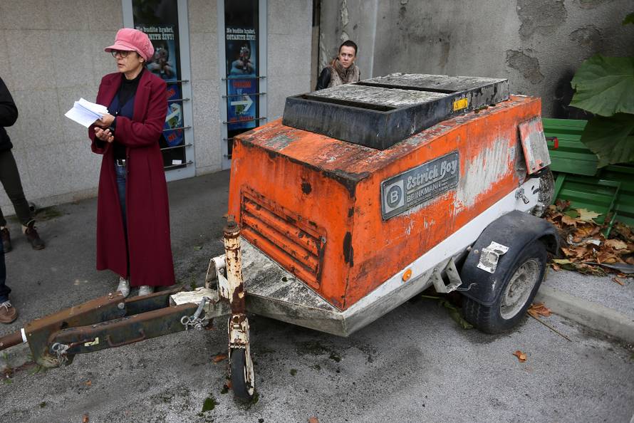 Došli,  vidjeli i  - kupili: Policija rasprodala pronađene artikle
