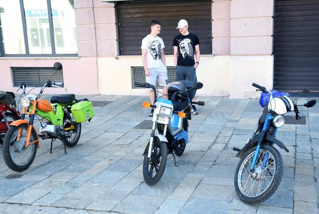 Sisak: Oldtimer klub Sisak organizirao 7. Tomos susret