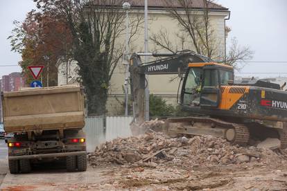 FOTO Srušili kuću na križanju Ulice Sv. Duh i Ilice: U njoj se godinama nalazila pekara