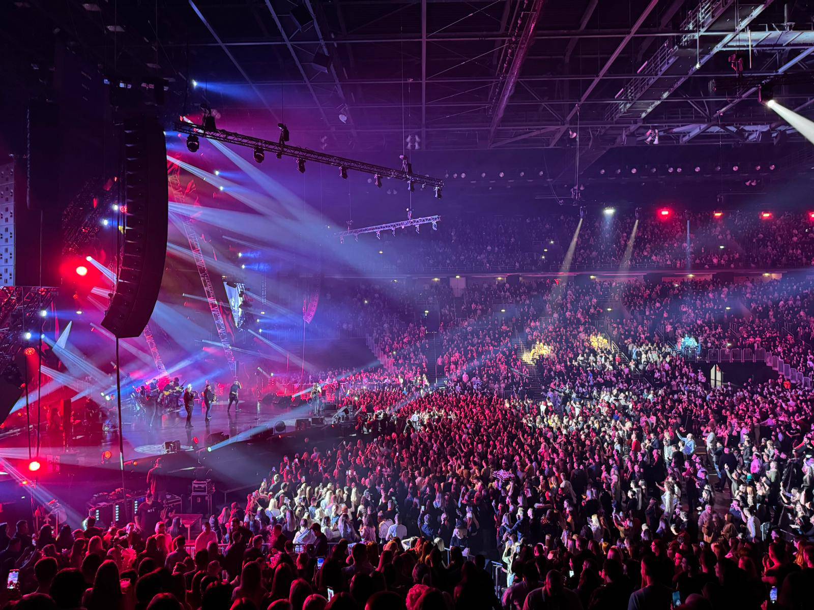 Počeo četvrti koncert Prijovićke, prepunoj Areni Zagreb poručila: 'Idemo napraviti lom večeras!'