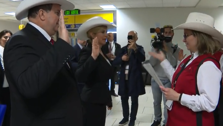Predsjednica i suprug su dobili počasne, bijele šešire u Kanadi