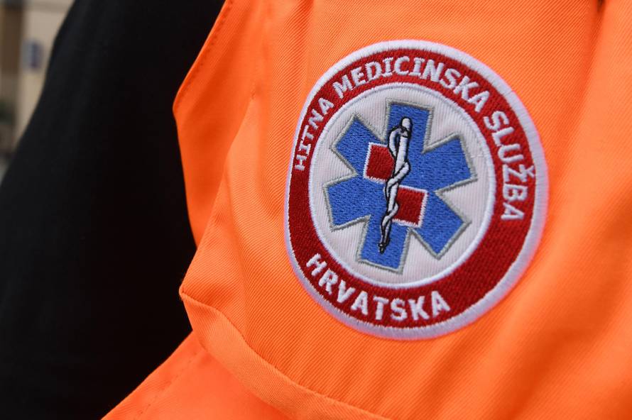 Šibenik: Zvukom sirena Hitna pomoć i sanitetski prijevoz prosvjedovali zbog beneficiranog staža