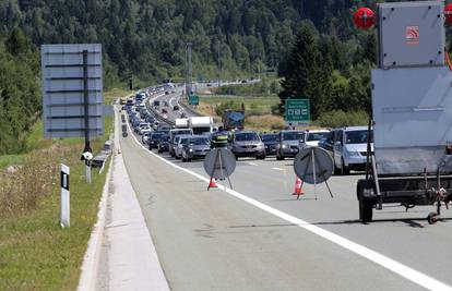 Promet povremeno pojačan u smjeru mora i unutrašnjosti