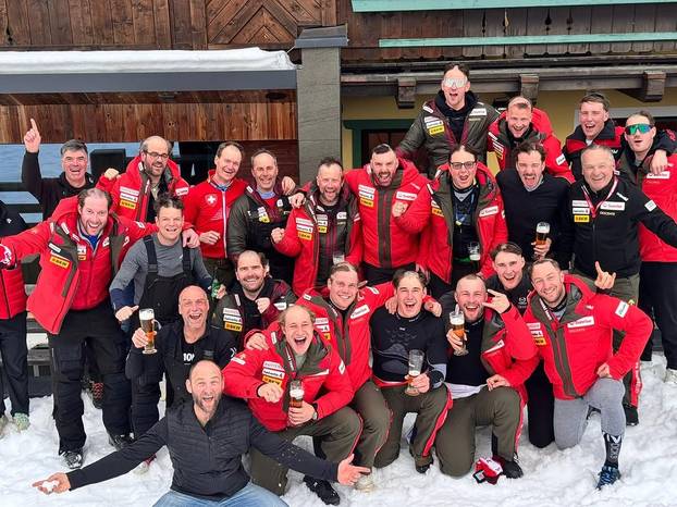 FOTO Švicarci poput Ivice! Franjo von Allmen, Odermatt i ekipa obrijali su glave na 'kostelićku'