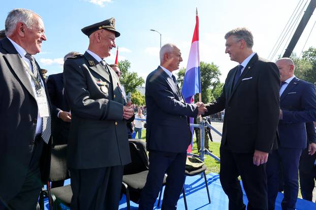 Zagreb: Predsjednik Milanović i premijer Plenković stigli na vojni mimohod u povodu 30. obljetnice VRO Oluja