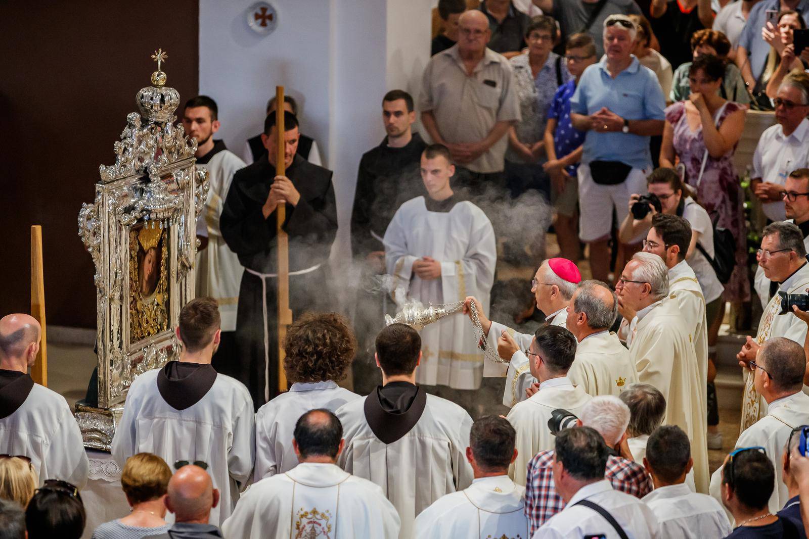 Sinj: Proslava blagdana Velike Gospe i skidanje Gospine slike prije procesije