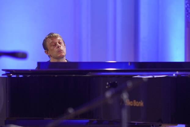 Banja Luka: Braća Teofilović nastupili s Matijom Dedićem