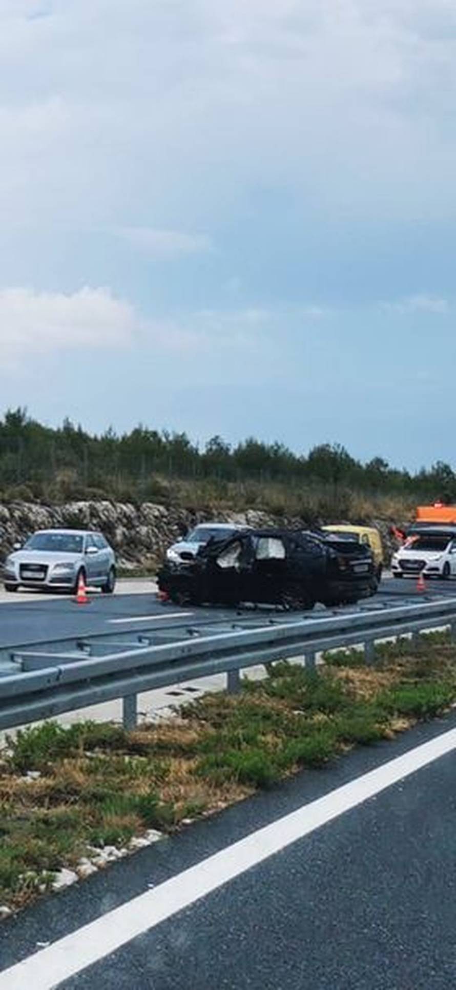 Prometna na A1 između čvorova Šibenik i Vrpolje: Jedan čovjek je ozlijeđen i prevezen u bolnicu