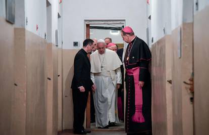 Papa Franjo pozvao mlade da uče o strahotama holokausta