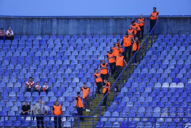 Atmosfera na tribinama tijekom susreta Hrvatske i Crne Gore u kvalifikacijama za Svjetsko prvenstvo