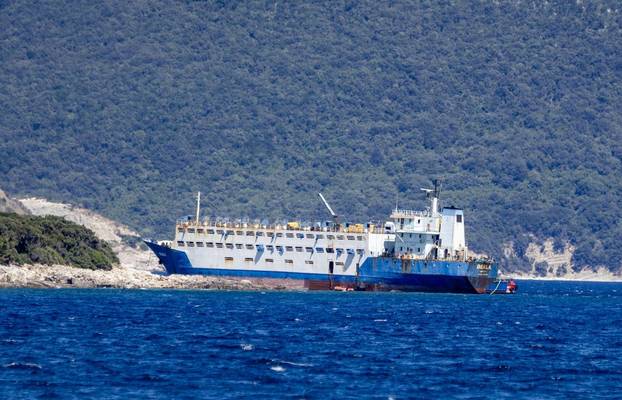 Započela finalna faza uklanjanja broda Deala iz Raškog zaljeva