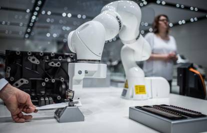 Robot u tvornici ubio radnika: Uhvatio ga i pritisnuo na ploču