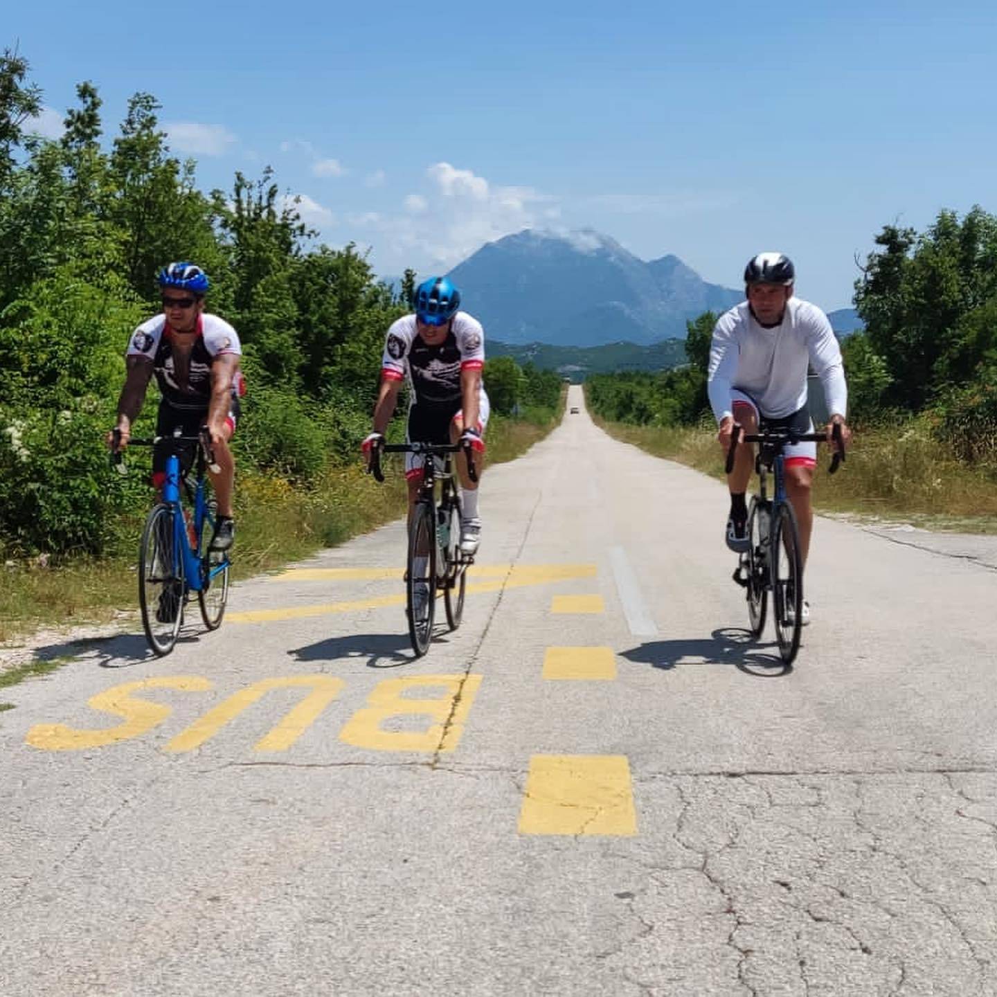 Naš MMA sudac i kolege 3000 km voze bicikle: Možda ovime potaknemo na lavinu dobrote