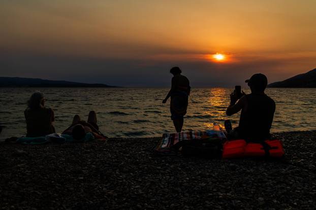 Bol:  Predvečerje na Zlatnom Ratu