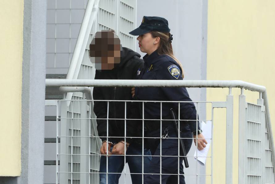 Zagreb: Privođenje osumnjičenog za požar u Vjesniku