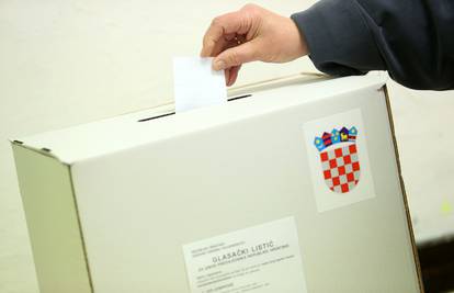 Novi načelnik nakon gotovo dva desetljeća: Marin Čavić (HDZ) slavio na izborima u Starigradu