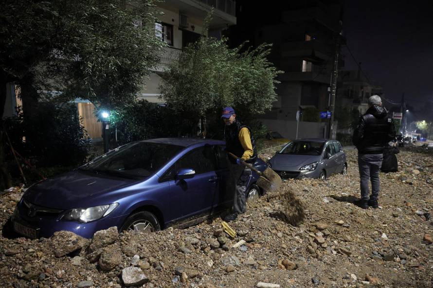 Storm hits Athens
