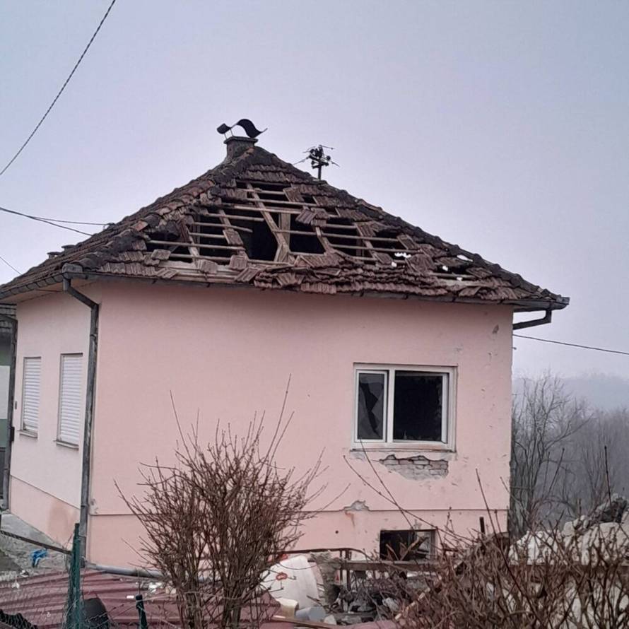 FOTO Snažna eksplozija u BiH: Garaža se urušila do temelja. U izgorenom autu pronašli tijelo!