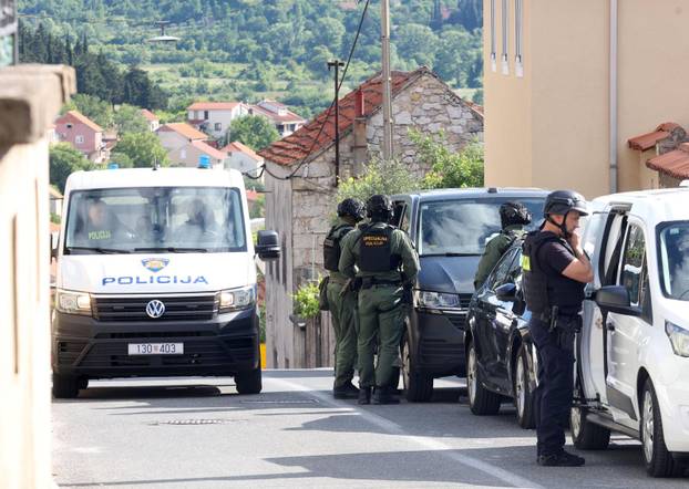 U Drnišu muškarac ubio dostavljača