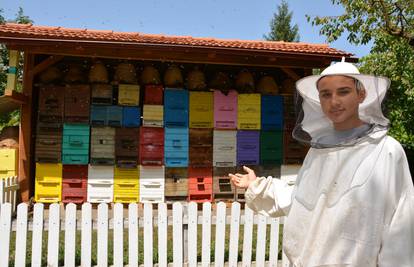 Teen pčelar: Ivan (14) od meda zarađuje 80.000 kn na godinu 
