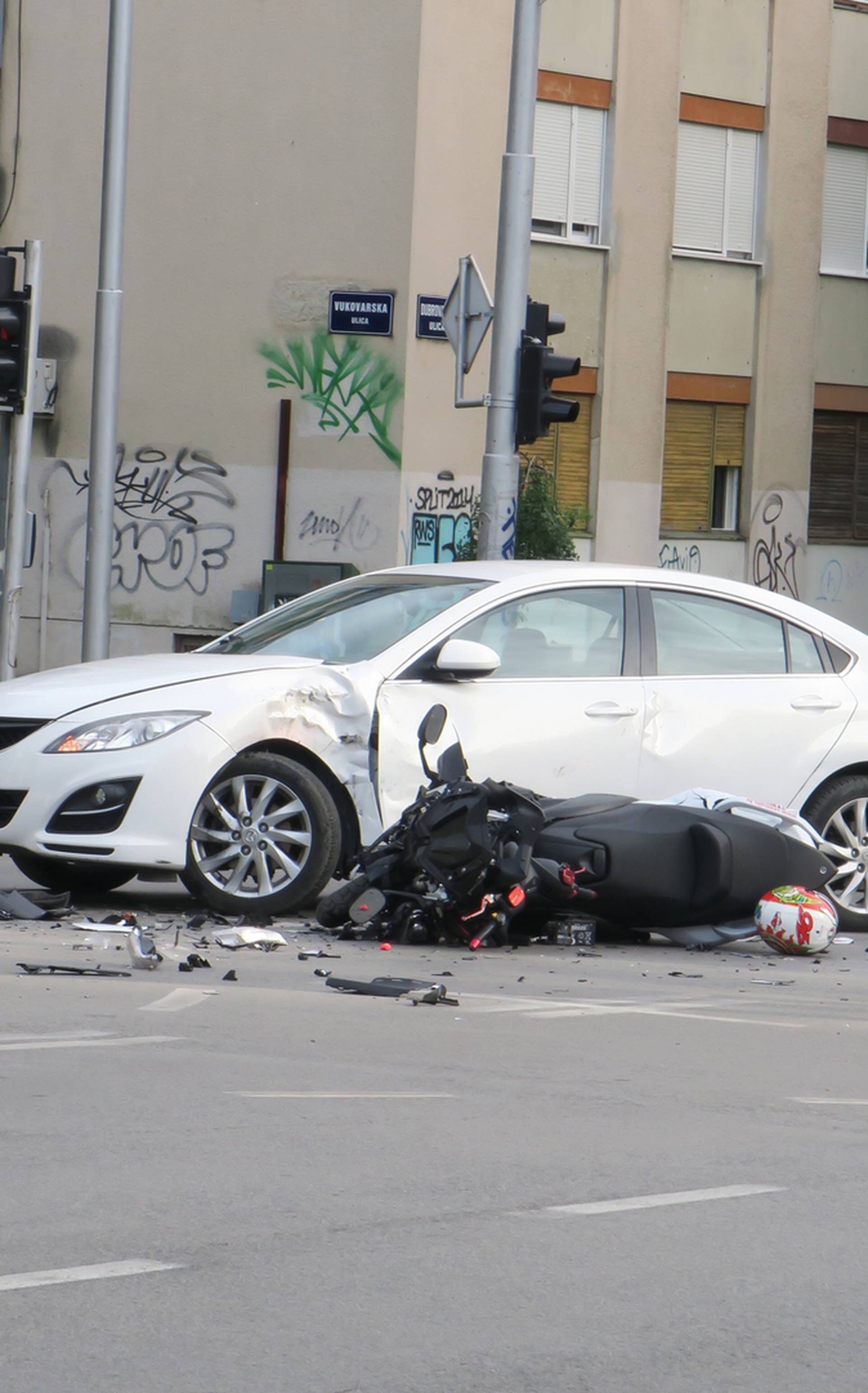Vozač motora završio u bolnici nakon sudara s autom u Splitu