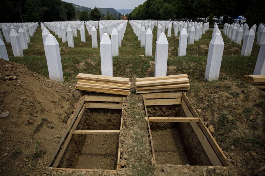 Ispratili posmrtne ostatke 19 žrtava genocida, Dodik odbio sudjelovati, pozvao na bojkot