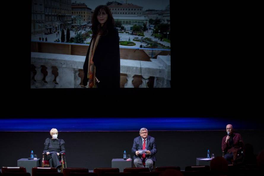 Rijeka: U HNK održana je komemoracija za glumicu Miru Furlan