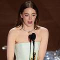 Emma Stone zaplakala tijekom govora na Oscarima i obratila se kćeri: Moja djevojčice, hvala!