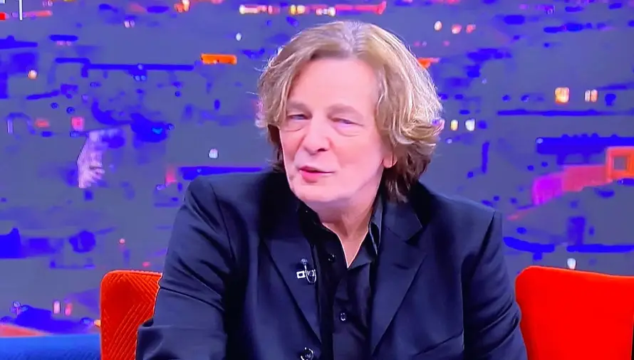 Seks simbol Jugoslavije i dalje šarmira: Barbari poklonio ružu