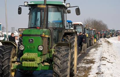Afera toksično mlijeko: Seljaci opet bili s  traktorima na cesti