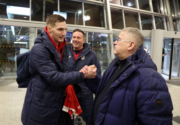 Billund: Rukometasi Hrvatske družili se s navijačima u zračnoj luci prije odlaska u Hrvatsku