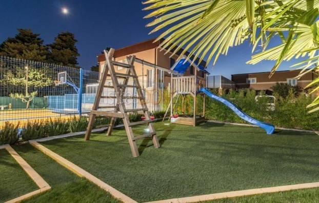 FOTO U ovoj vili u Istri možete živjeti kao u filmu: Ima jacuzzi, vinski podrum i terene za sport