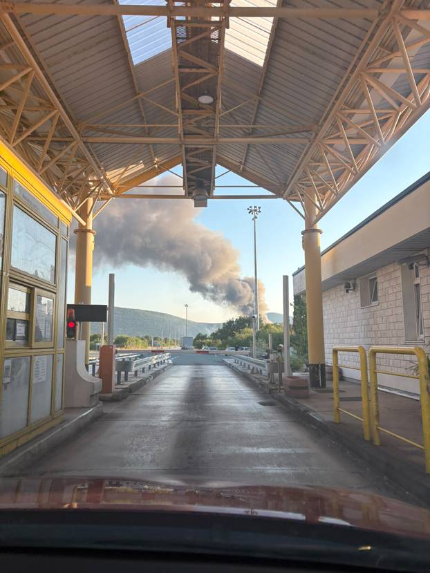 FOTO Pogledajte dramatične prizore buktinje u Prgometu