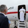 DRAMA NA NEBU Prizemljili Papin avion na Tenerifima