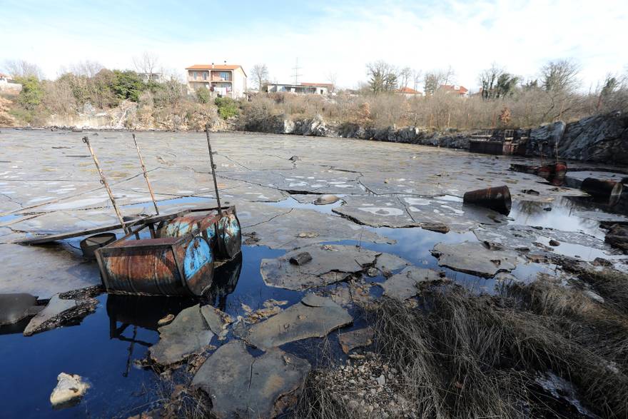 Sporni posao u Rijeci: 'Izvo&dstrok;a&ccaron;a uhitili, a jama nam jo&scaron; smrdi'