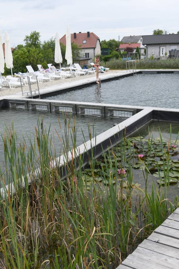 Čazma: Otvorena sezona kupanja na jedinom biološkom bazenu u Hrvatskoj