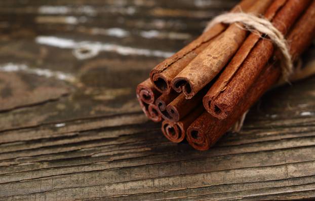 One bunch of cinnamon sticks
