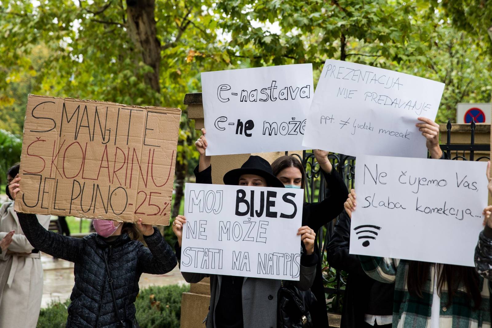 Studenti prosvjedovali u Mostaru zbog previsokih školarina i loše online nastave